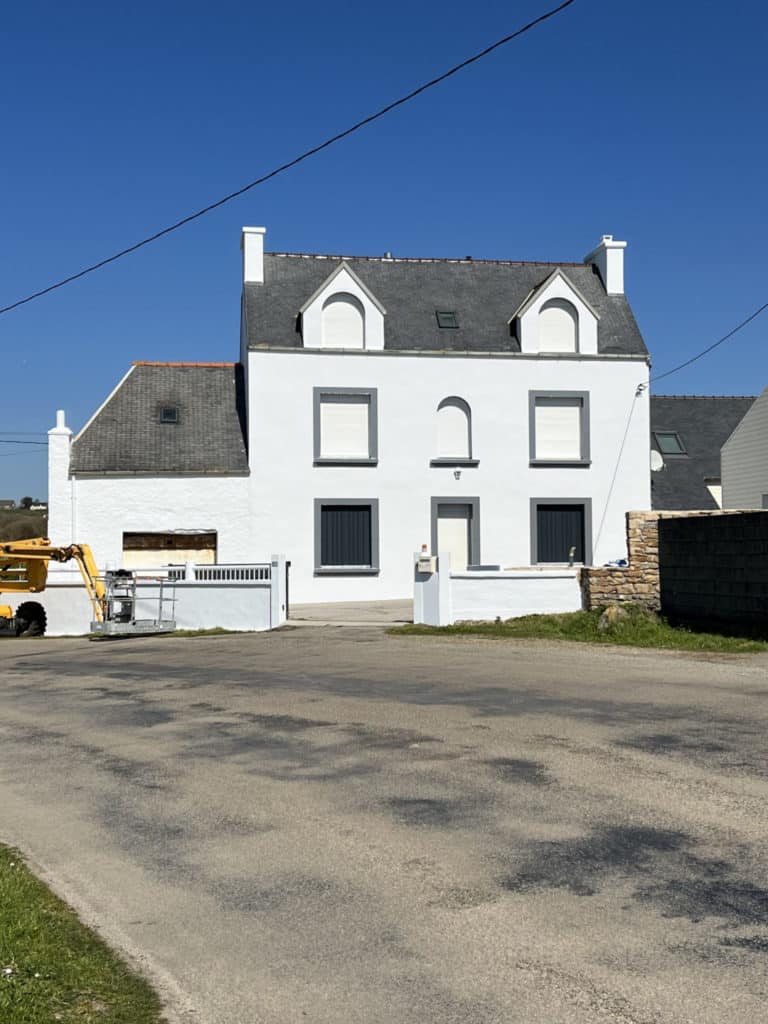 RAVALEMENT MAISON PLOZEVET(13)